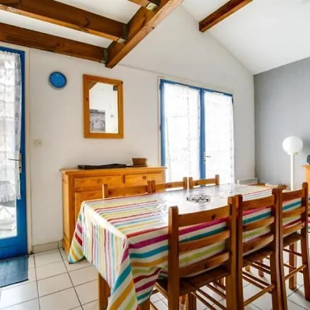 Holiday home Maison T3 Avec Mezzanine A 200m De La Plage, Terrasse, Parking, Accepte Animaux - - Fr-1-521-140