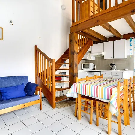 Holiday home Maison T3 Avec Mezzanine A 200m De La Plage, Terrasse, Parking, Accepte Animaux - - Fr-1-521-140 *