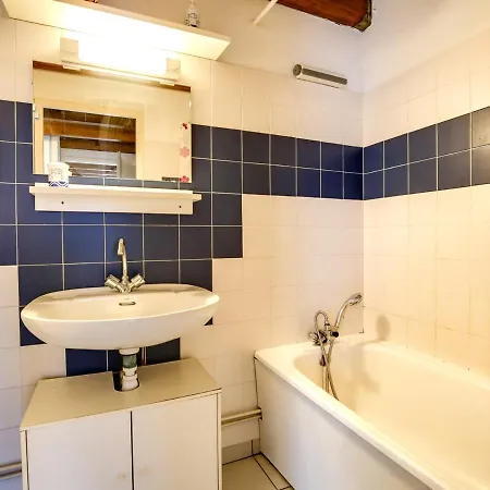 Holiday home Maison T3 Avec Mezzanine A 200m De La Plage, Terrasse, Parking, Accepte Animaux - - Fr-1-521-140 *